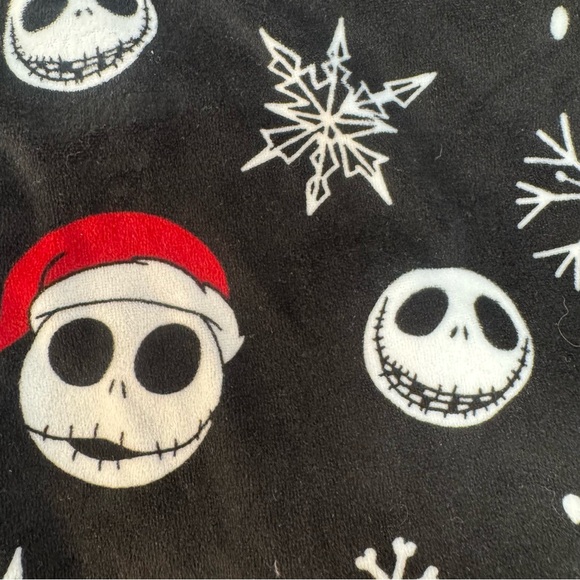 Disney Nightmare Before Christmas Soft Jack Santa Hat Snowflakes Skull Details - Picture 2 of 11